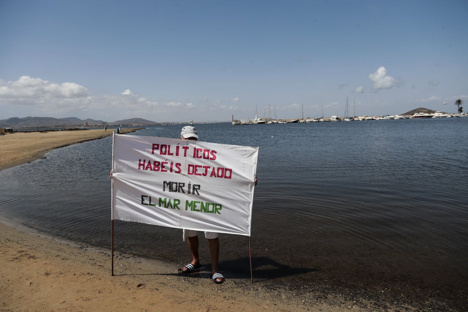 Spaans meer Mar Menor krijgt eigen rechten. Milieujurist Jessica den Outer over deze stap: 'Nu kunnen mensen opstaan tegen vervuilers.'